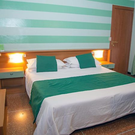 Albergo Glory บอร์เก็ตโต ซานโต สปีริโต ภายนอก รูปภาพ