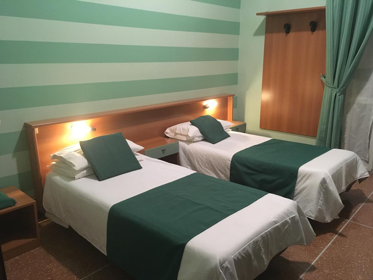 Albergo Glory บอร์เก็ตโต ซานโต สปีริโต ภายนอก รูปภาพ